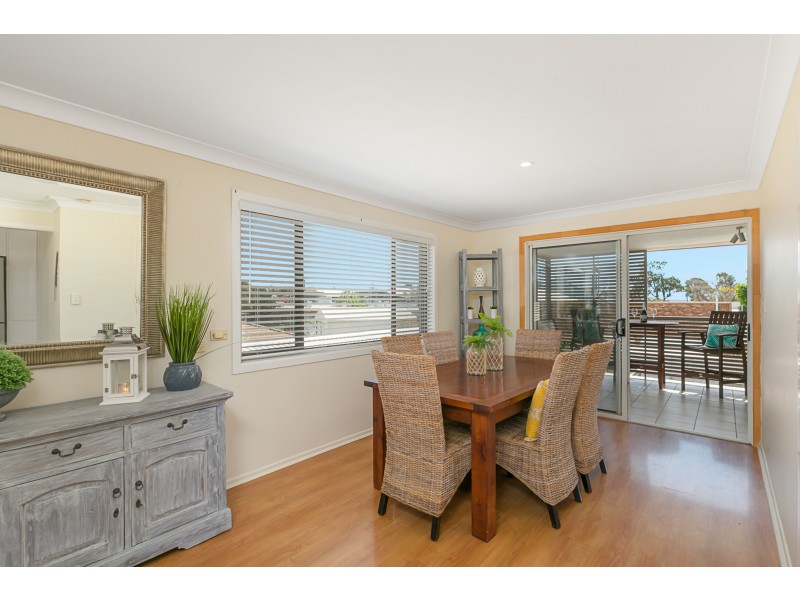 16 Gladstone St, Redland Bay QLD 4165