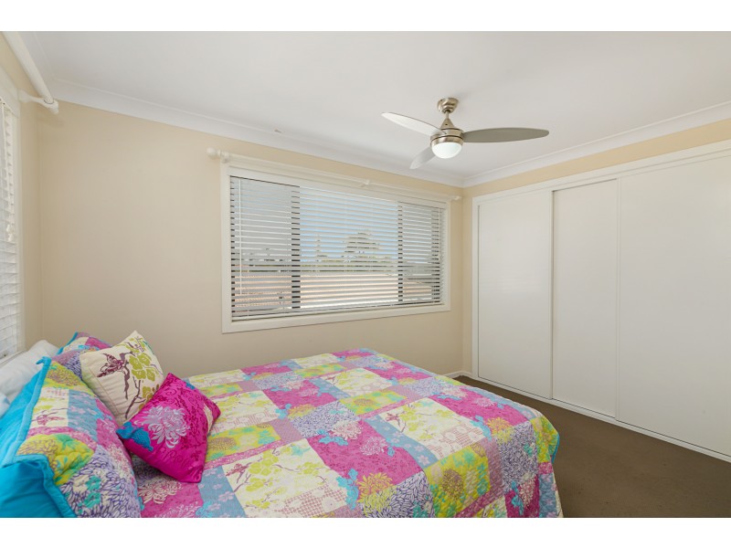 16 Gladstone St, Redland Bay QLD 4165
