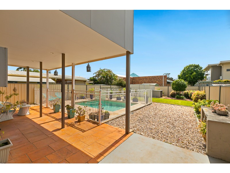 16 Gladstone St, Redland Bay QLD 4165