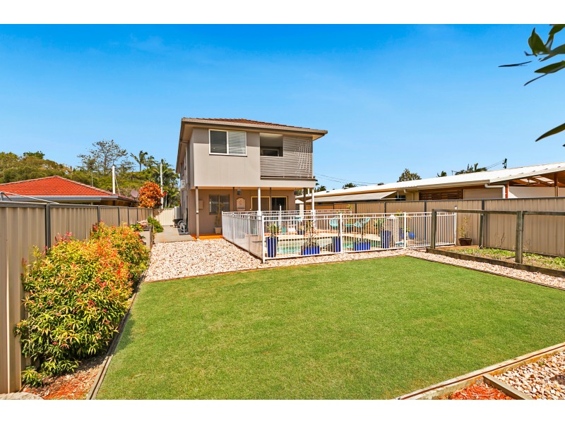 16 Gladstone St, Redland Bay QLD 4165
