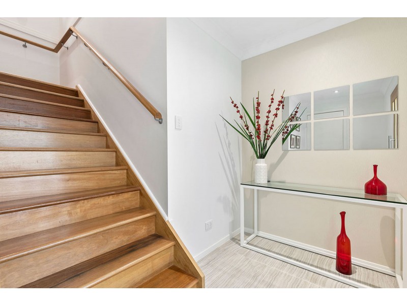 17 Pear Street, Redland Bay QLD 4165