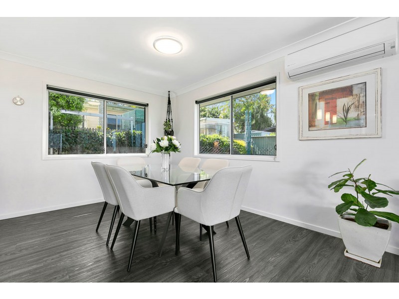 17 Pear Street, Redland Bay QLD 4165