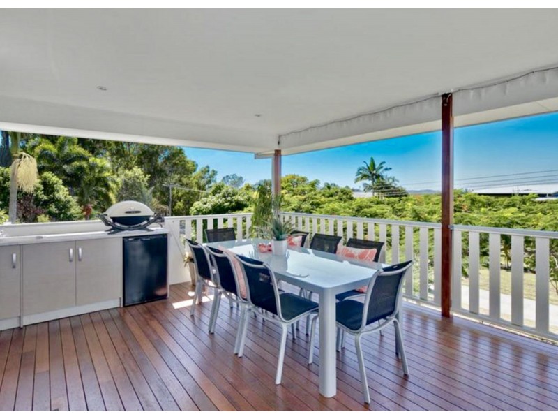 17 Pear Street, Redland Bay QLD 4165