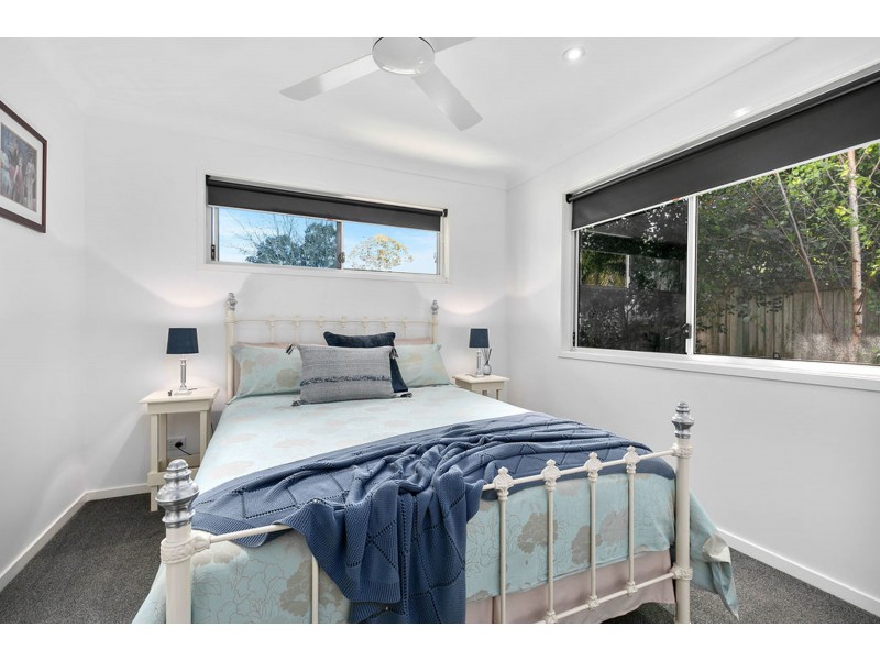 17 Pear Street, Redland Bay QLD 4165