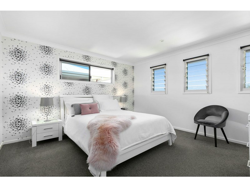 17 Pear Street, Redland Bay QLD 4165