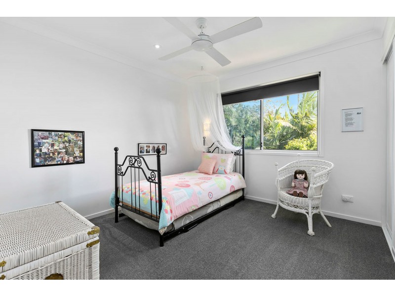 17 Pear Street, Redland Bay QLD 4165