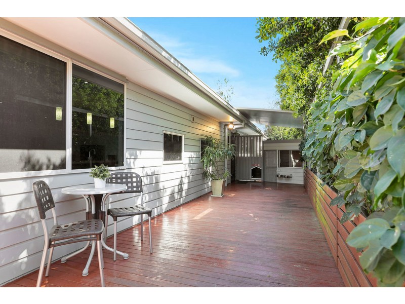 17 Pear Street, Redland Bay QLD 4165