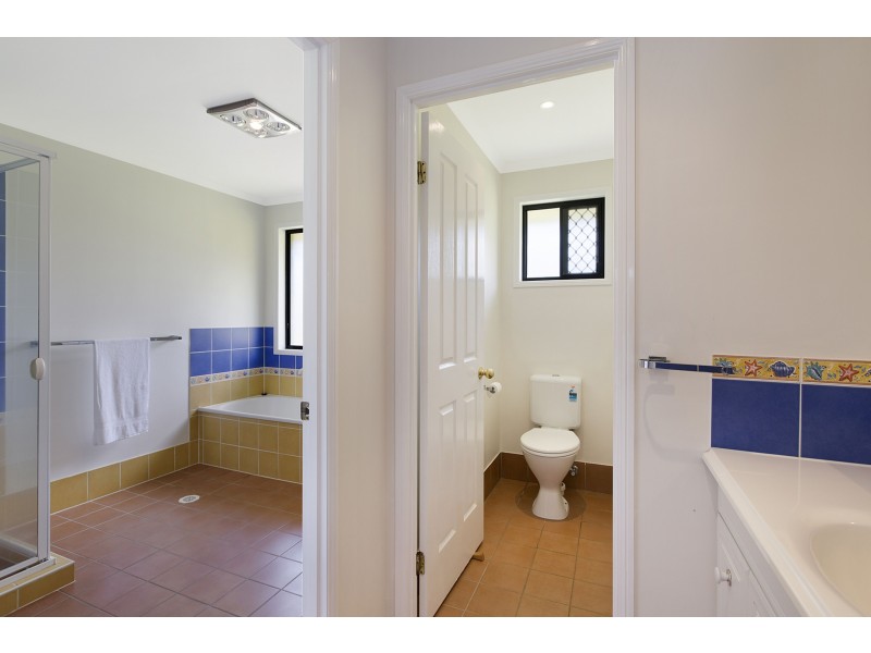 5 Pavetta Court, Redland Bay QLD 4165