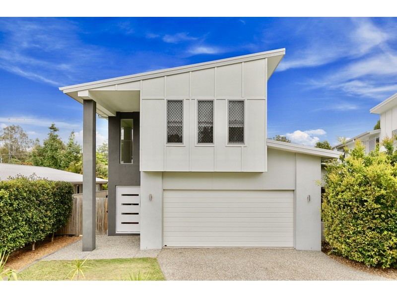 7B Bream Place, Redland Bay QLD 4165