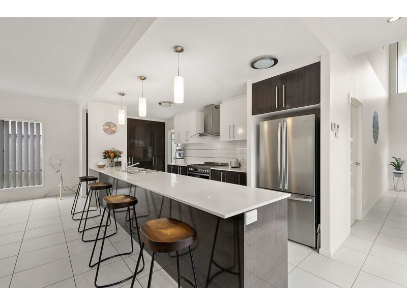 7B Bream Place, Redland Bay QLD 4165