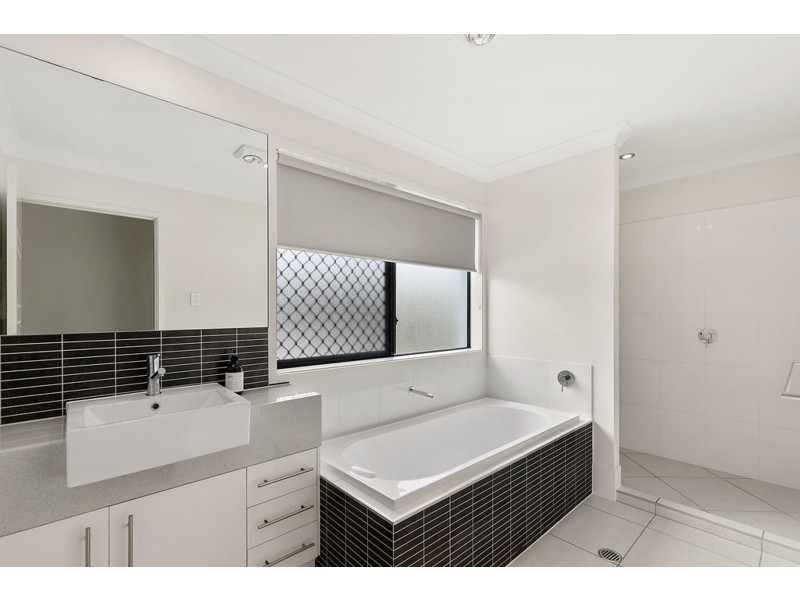 7B Bream Place, Redland Bay QLD 4165