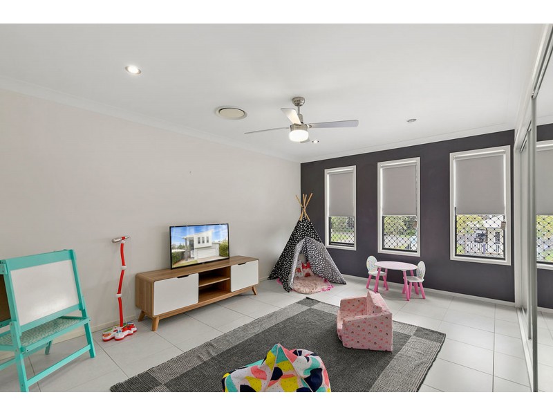 7B Bream Place, Redland Bay QLD 4165