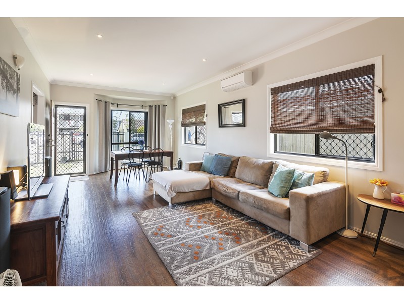 2/3 Henry Street, Wynnum QLD 4178