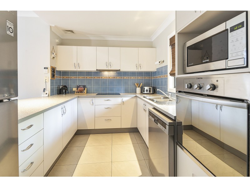 2/3 Henry Street, Wynnum QLD 4178