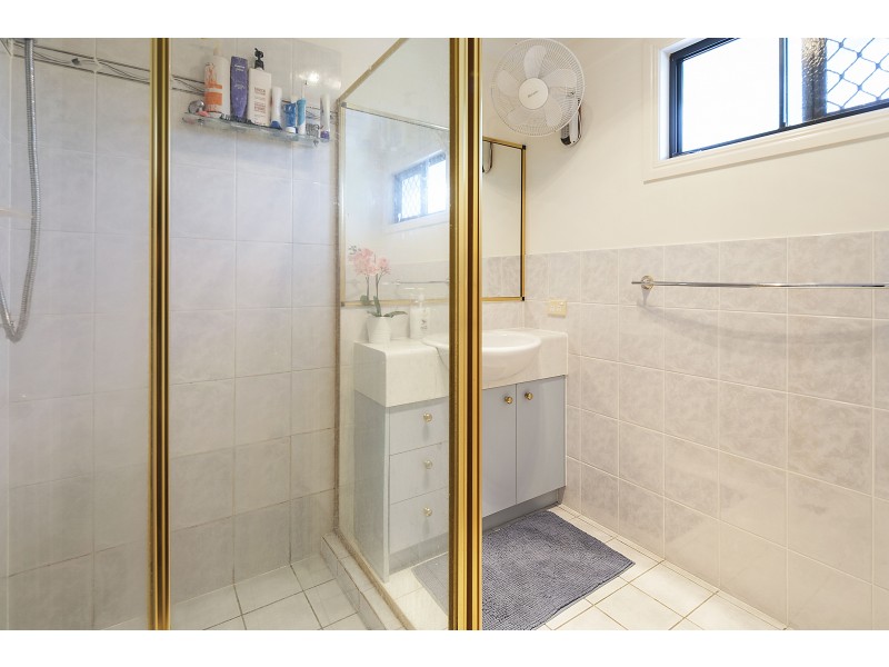 2/3 Henry Street, Wynnum QLD 4178