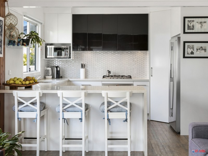 8 Church Street, Victoria Point QLD 4165