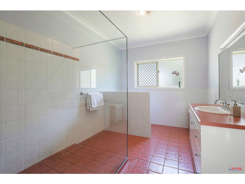 32-34 Dinwoodie Road, Thornlands QLD 4164