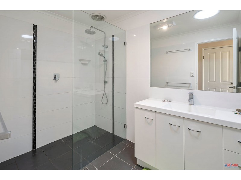 38 Auburn Street, Edens Landing QLD 4207