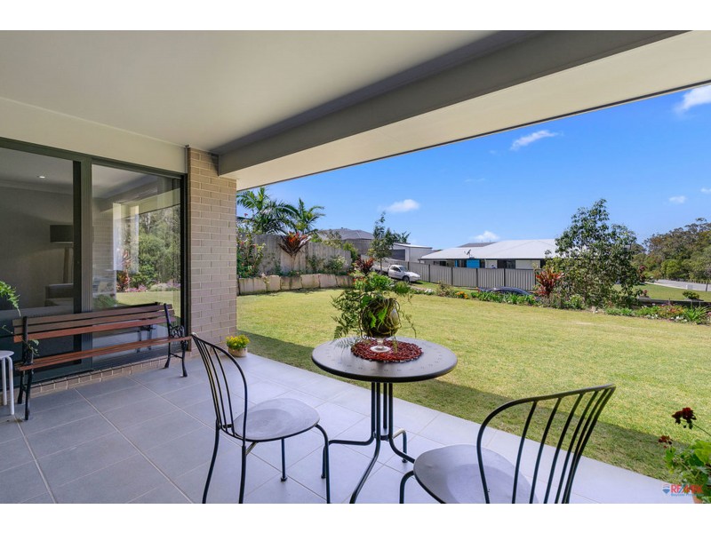 4 Leopard Place, Redland Bay QLD 4165