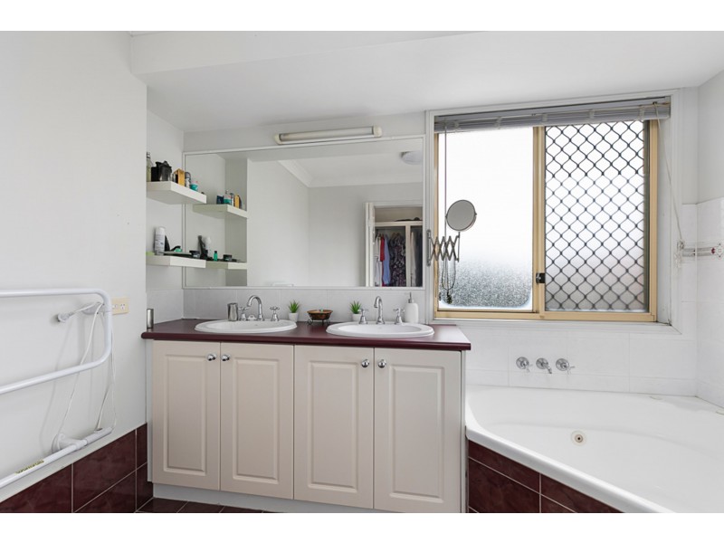 19 Bangalow Street, Victoria Point QLD 4165