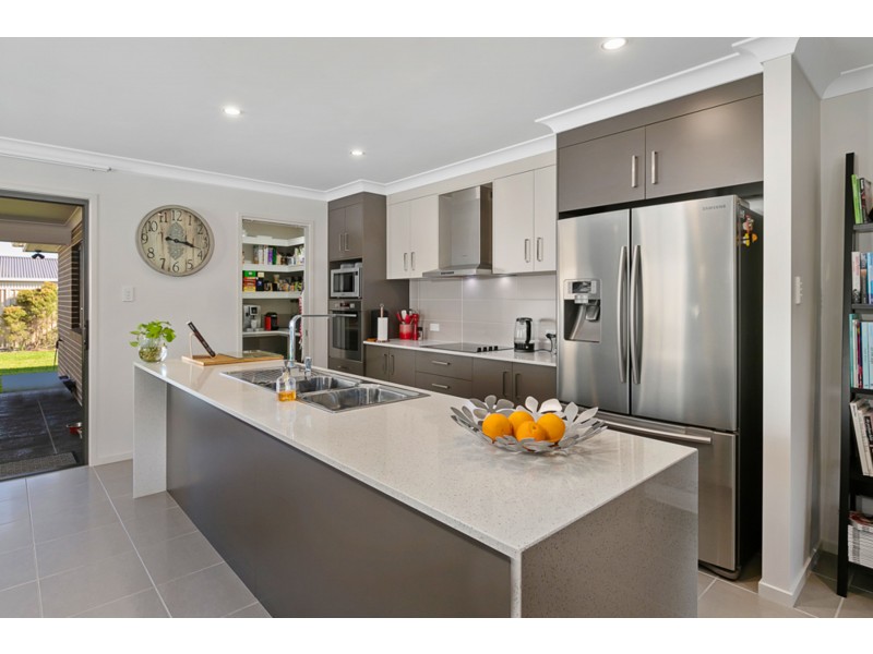 106 Bunker Road, Victoria Point QLD 4165