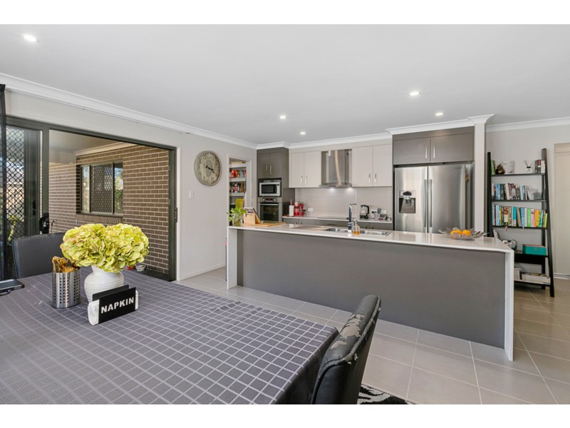 106 Bunker Road, Victoria Point QLD 4165