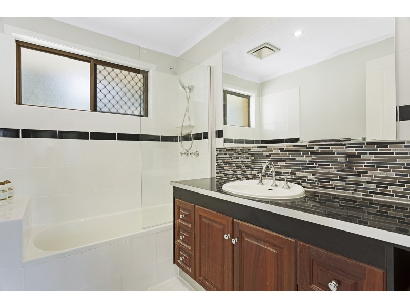 16 Wren Street, Birkdale QLD 4159