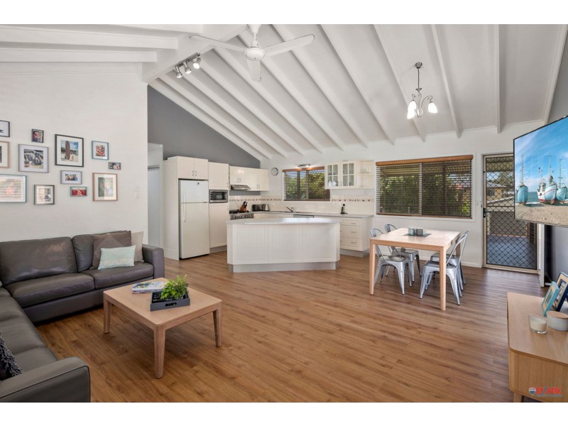 24 Bayford Street, Birkdale QLD 4159