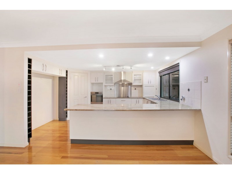 5 Bribie Close, Redland Bay QLD 4165