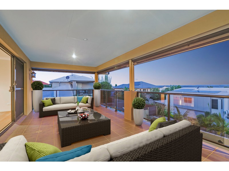 5 Bribie Close, Redland Bay QLD 4165