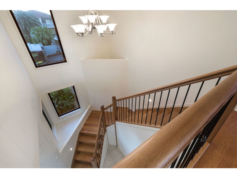 5 Bribie Close, Redland Bay QLD 4165