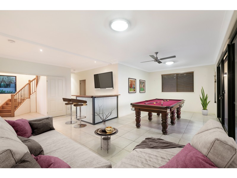 5 Bribie Close, Redland Bay QLD 4165