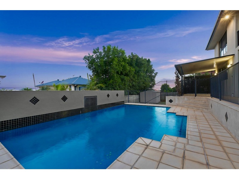 5 Bribie Close, Redland Bay QLD 4165