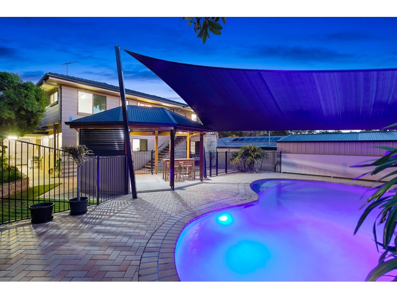 2 Lindon Street, Birkdale QLD 4159