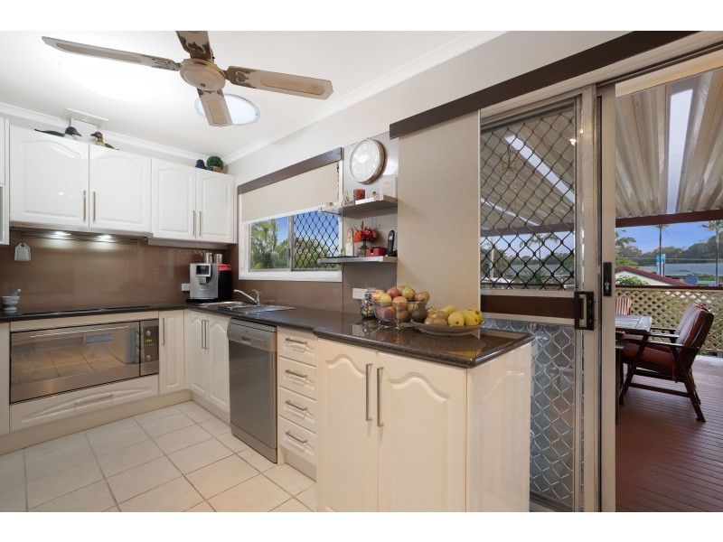 5 Moloii Cresent, Birkdale QLD 4159