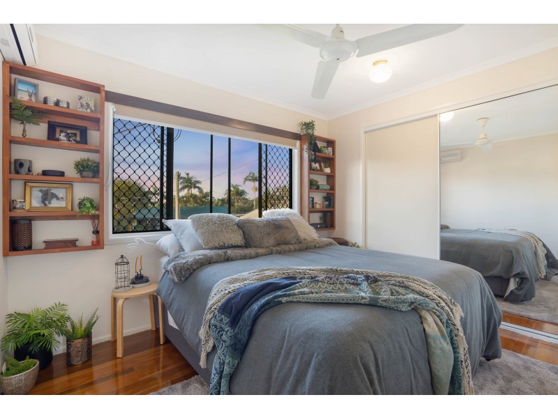 5 Moloii Cresent, Birkdale QLD 4159