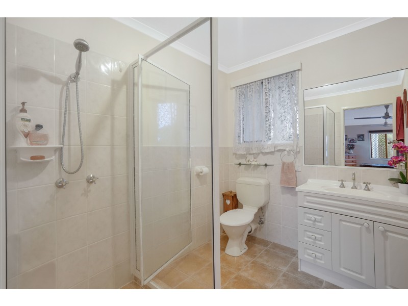 5 Moloii Cresent, Birkdale QLD 4159