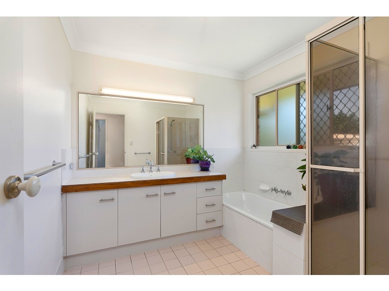 19 Swallow St, Thornlands QLD 4164