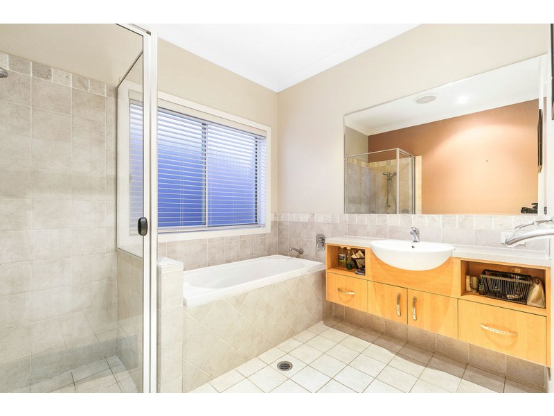 7 Attenborough Circuit, Redland Bay QLD 4165