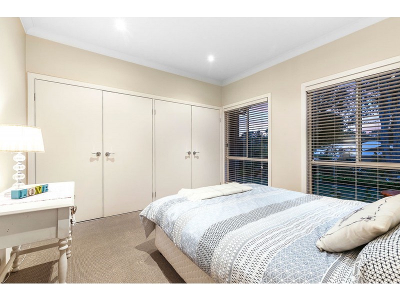 7 Attenborough Circuit, Redland Bay QLD 4165