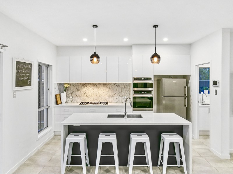 12 Water Street, Cleveland QLD 4163