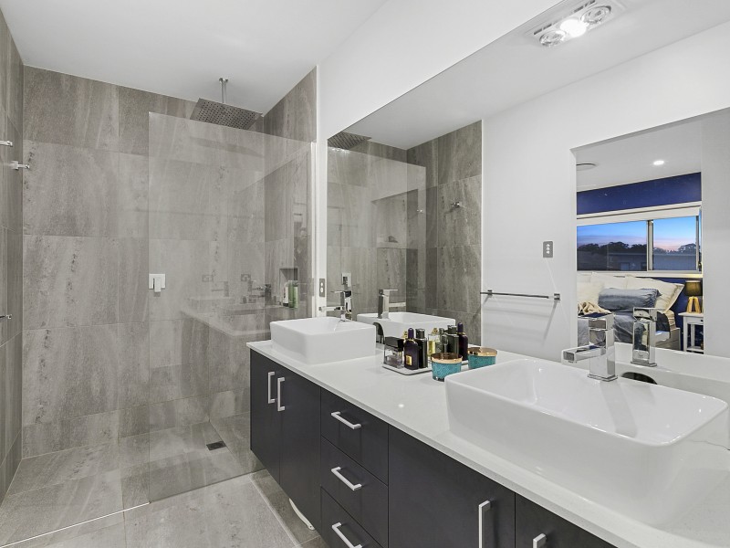 12 Water Street, Cleveland QLD 4163