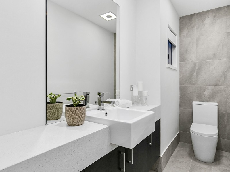 12 Water Street, Cleveland QLD 4163