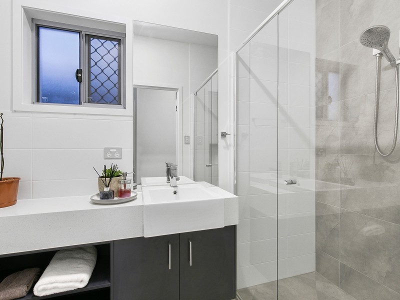 12 Water Street, Cleveland QLD 4163