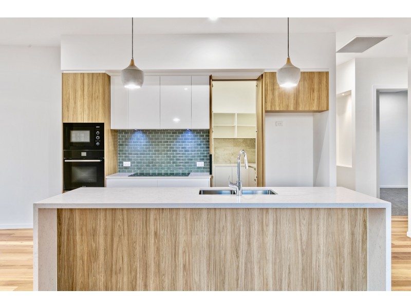 347 Main Rd, Wellington Point QLD 4160