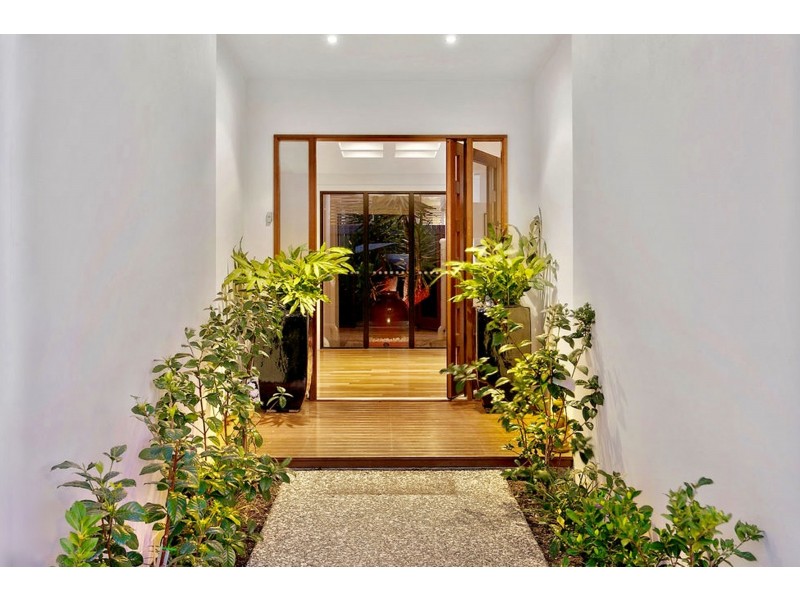 80 Sunningdale Drive, Redland Bay QLD 4165