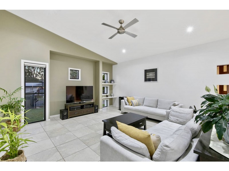 80 Sunningdale Drive, Redland Bay QLD 4165