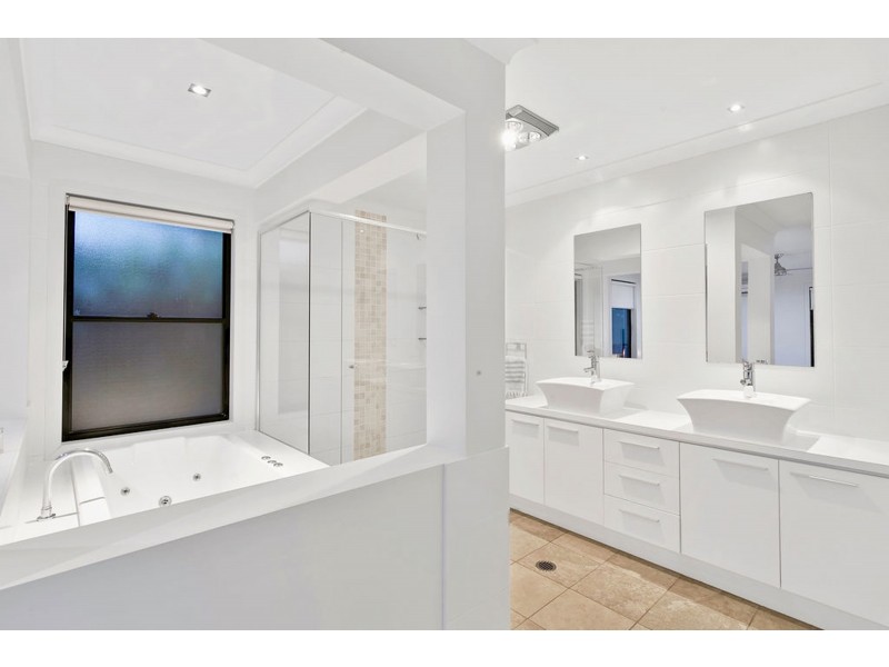 80 Sunningdale Drive, Redland Bay QLD 4165