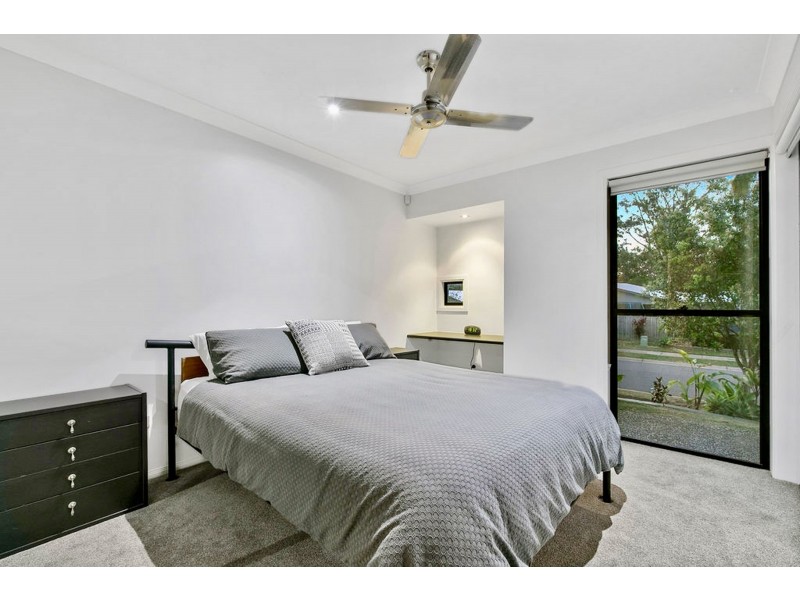80 Sunningdale Drive, Redland Bay QLD 4165