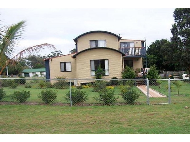 15 Squire Street, Macleay Island QLD 4184